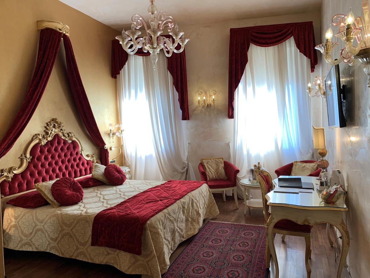 Hotel Savoia & Jolanda Venecia