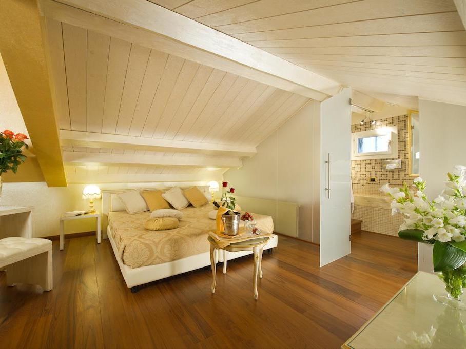 Hotel Savoia & Jolanda Venecia