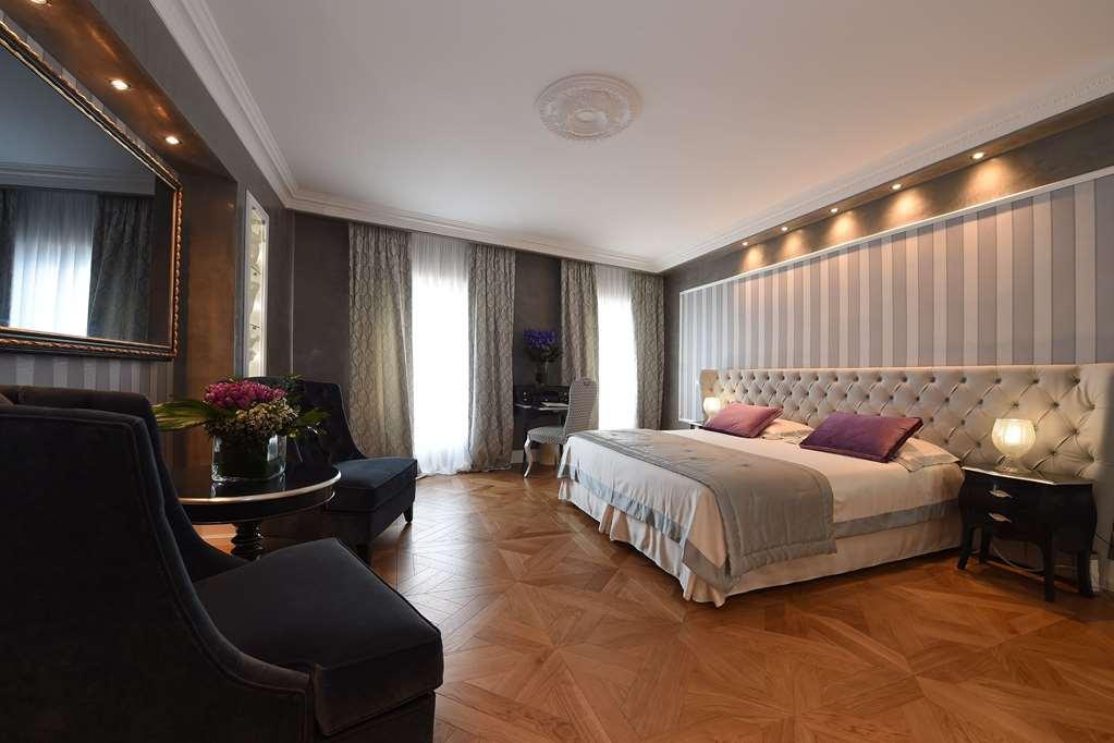 Savoia & Jolanda Venecia