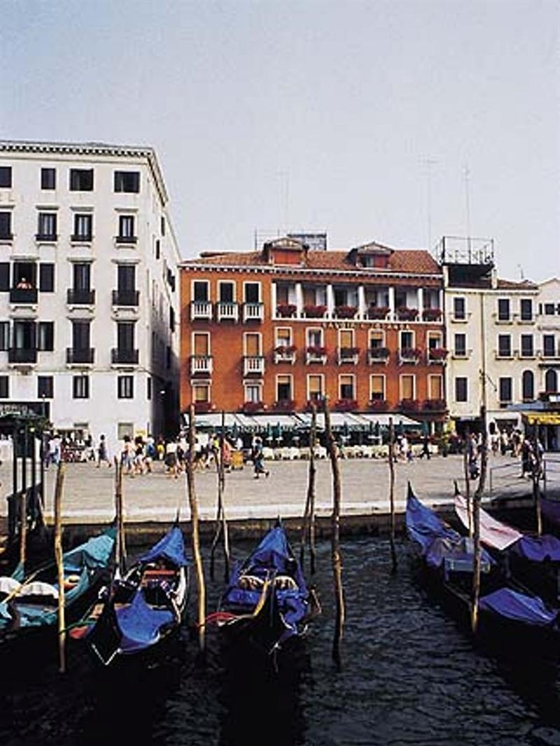 Savoia & Jolanda Venecia